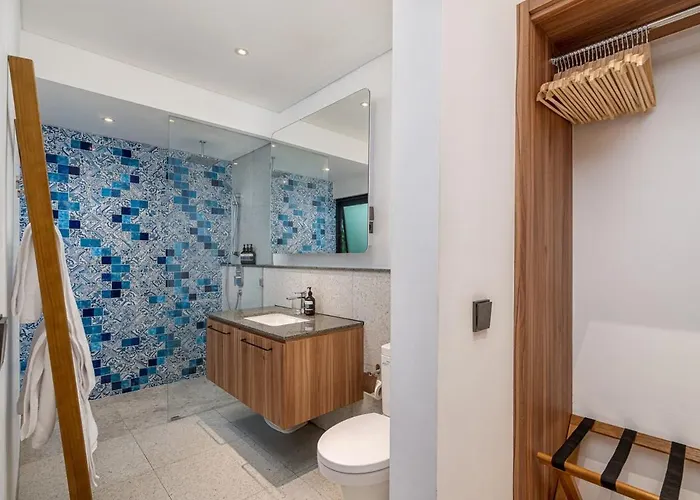 Villa Incredible Family With Water Slide Beachside *