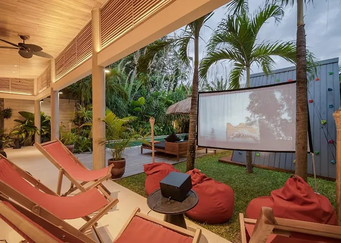 Incredible Family With Water Slide Beachside