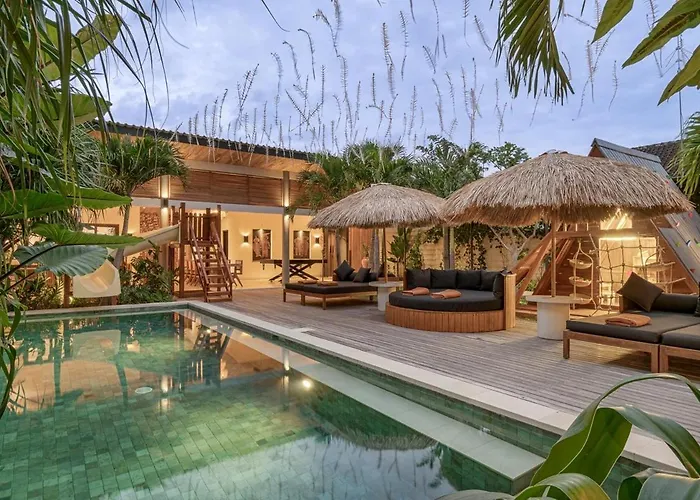 Incredible Family With Water Slide Beachside